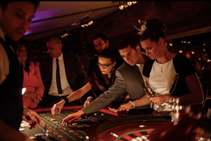 Roulette table - Fun casino night idea